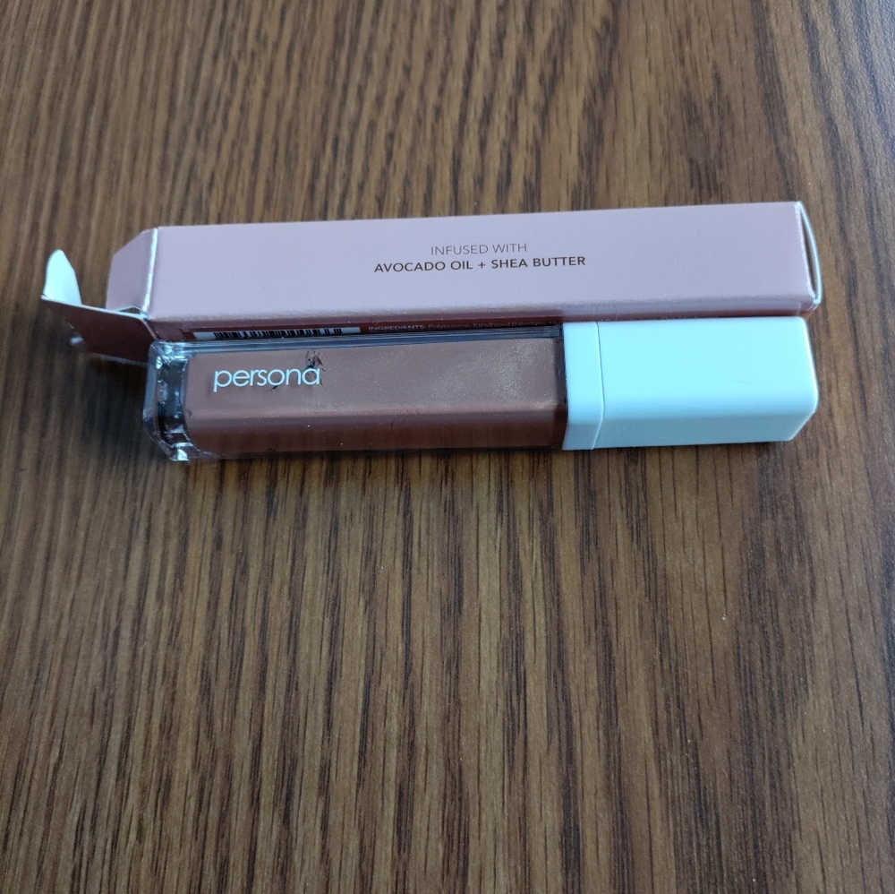 Persona lip gloss